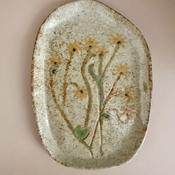 Stoneware Mug and Hand Painted Daisy Tray - Picture 2 of 10